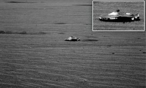 Nasa's Curiosity rover spots a mystery object on Mars  Daily Mail Online